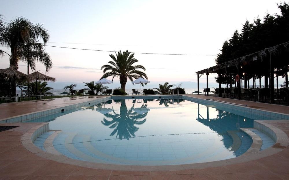 Iria Beach Экстерьер фото